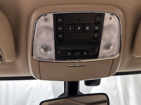 Used 2019 Jeep Grand Cherokee Overland image 25