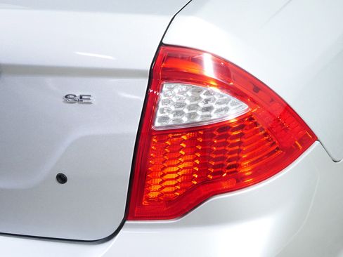 Used 2012 Ford Fusion SE image 17