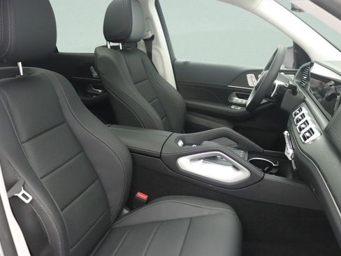 New 2026 Mercedes-Benz GLS 450 4MATIC image 7