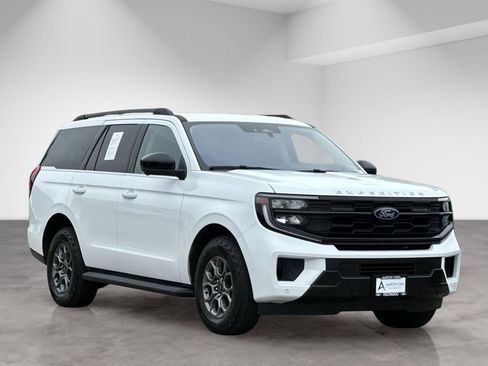 Used 2025 Ford Expedition Active AWD/4WD image 8