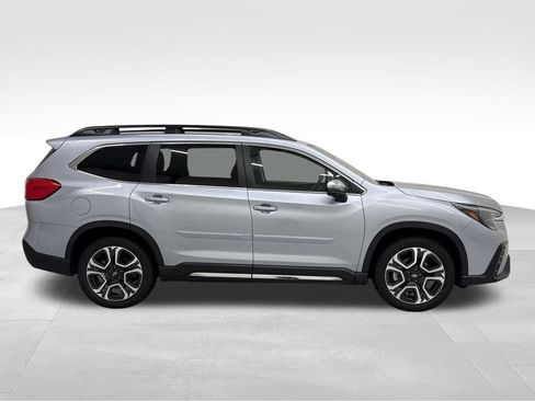 Used 2023 Subaru Ascent Limited w/ Technology Package AWD/4WD image 9