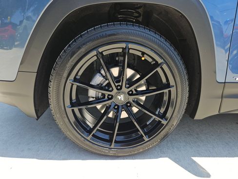 Certified 2024 GMC Terrain SLE w/ Driver Convenience Package FWD image 31