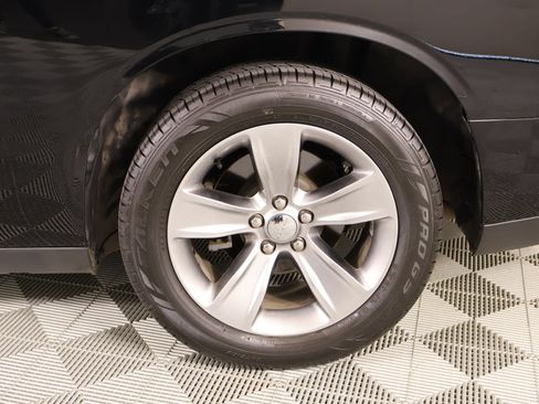 Used 2016 Dodge Challenger SXT RWD image 15
