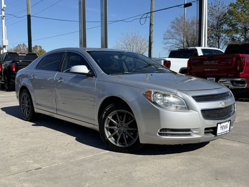 Used 2011 Chevrolet Malibu LT image 2