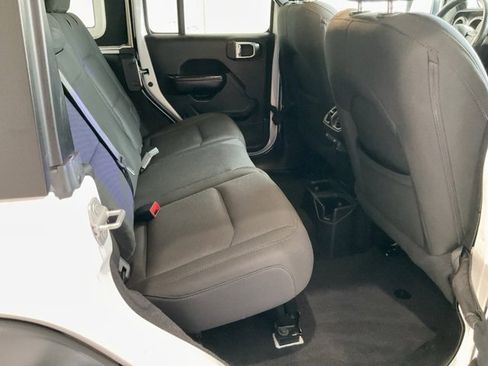 Used 2019 Jeep Wrangler Unlimited Sport image 22