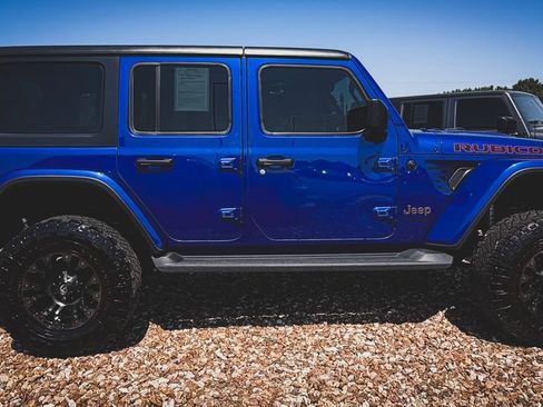 Used 2018 Jeep Wrangler Unlimited Rubicon w/ Dual Top Group AWD/4WD image 36