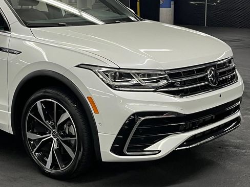 Used 2024 Volkswagen Tiguan SEL R-Line AWD/4WD image 42
