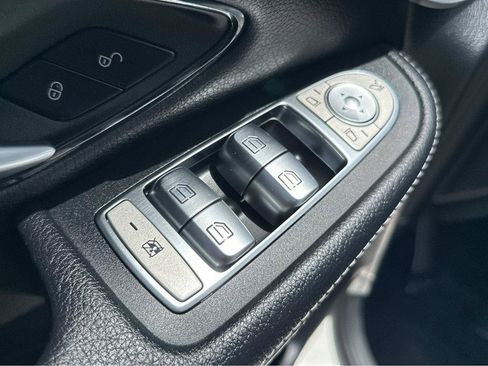 Used 2022 Mercedes-Benz GLC 300 image 34