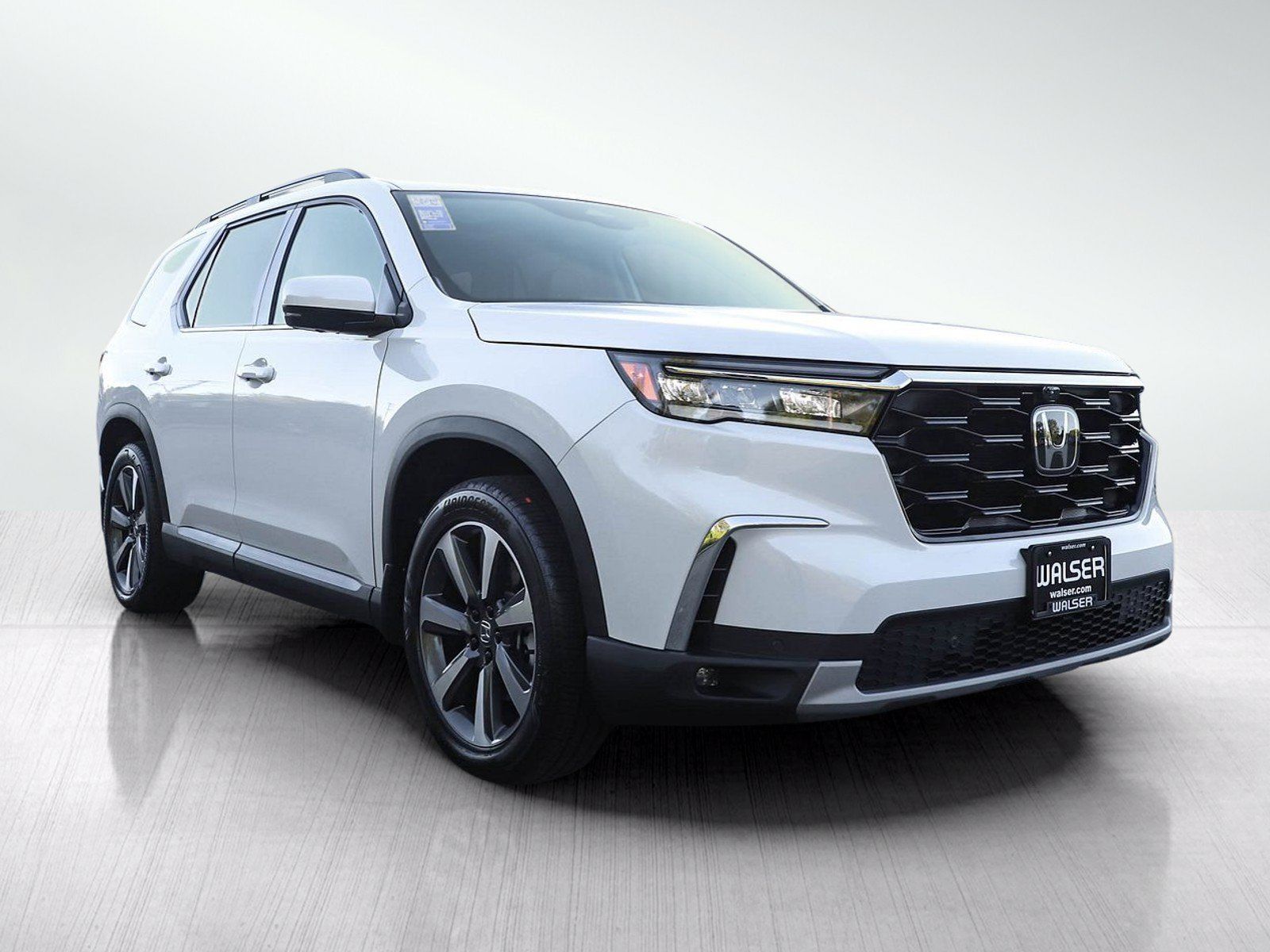 Used 2024 Honda Pilot Elite image 7
