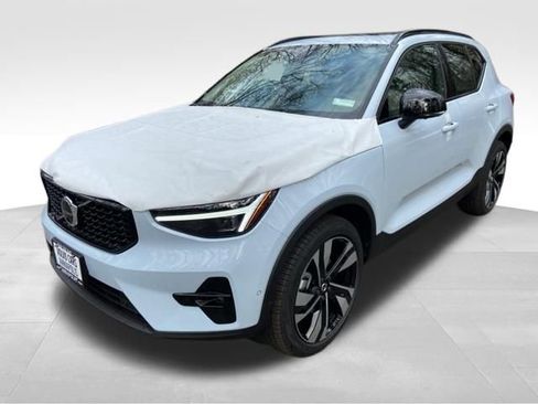 New 2026 Volvo XC40 B5 Ultra w/ Climate Package AWD/4WD image 3