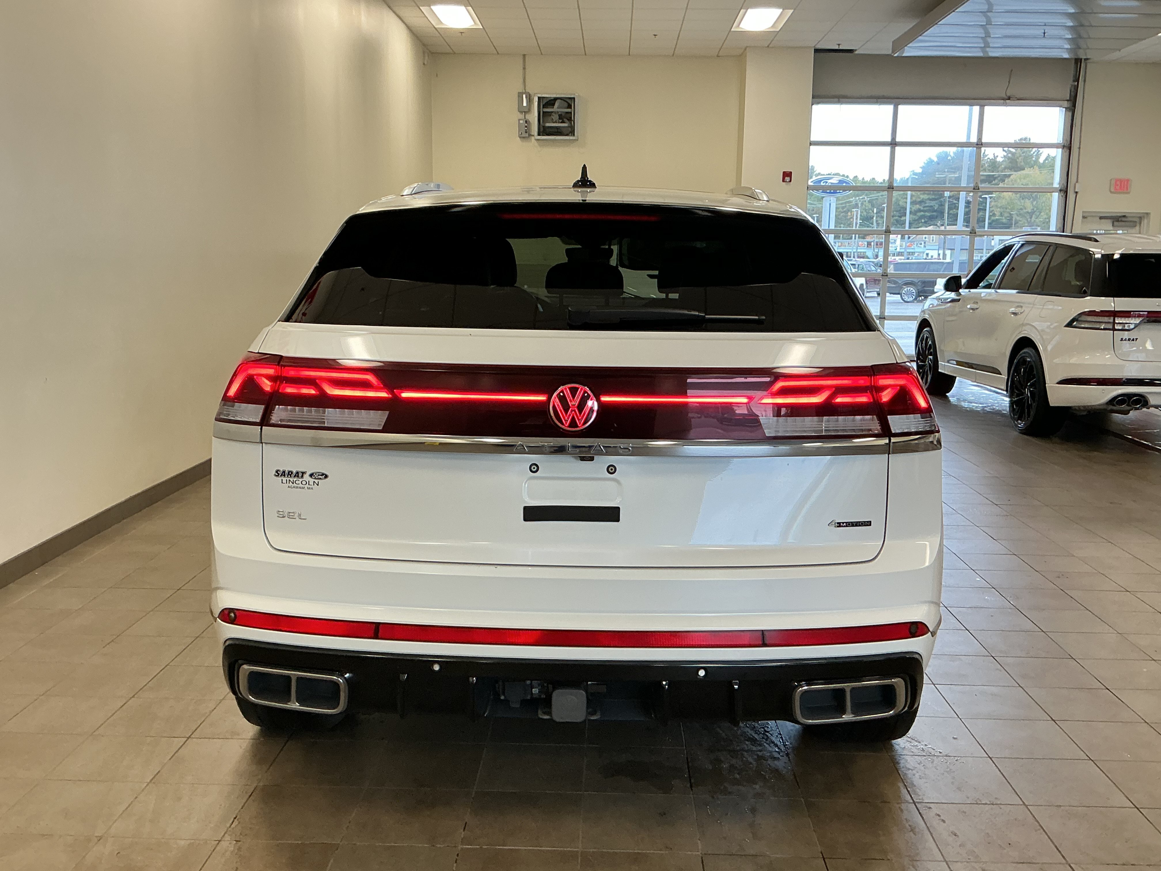 Used 2024 Volkswagen Atlas Cross Sport SEL Premium R-Line AWD/4WD image 6