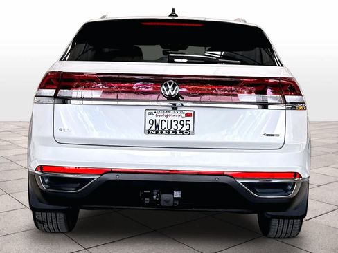 Used 2026 Volkswagen Atlas Cross Sport SEL w/ Adventure Package AWD/4WD image 8