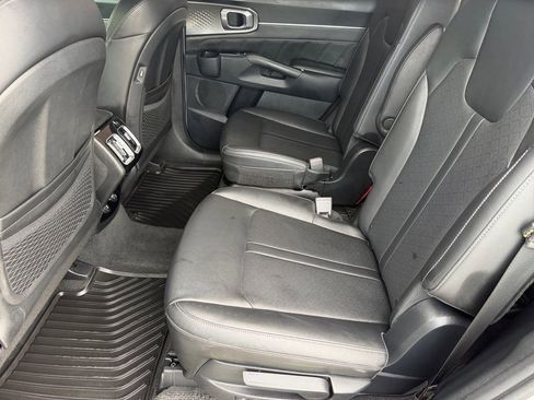 Used 2023 Kia Sorento SX AWD/4WD image 13