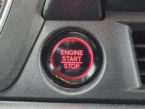 Used 2024 Honda Pilot Touring image 21