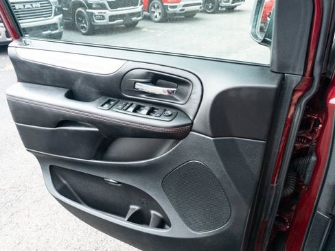 Certified 2019 Dodge Grand Caravan GT FWD image 27