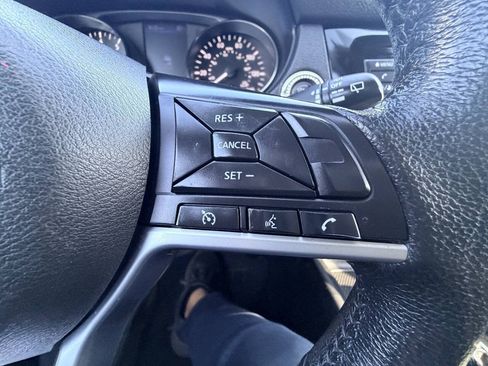Used 2019 Nissan Rogue SV AWD/4WD image 7