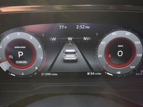 Used 2024 Nissan Pathfinder Platinum w/ Cargo Package image 23