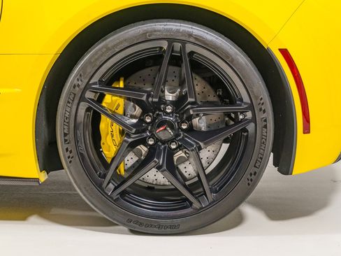 Used 2019 Chevrolet Corvette ZR1 RWD image 23