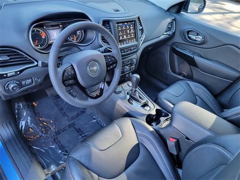 Certified 2023 Jeep Cherokee Altitude Lux image 19