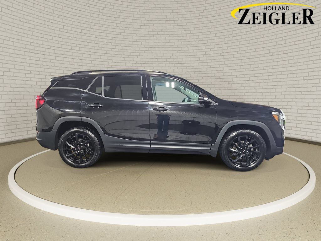 Used 2023 GMC Terrain SLT w/ Elevation Edition AWD/4WD image 4