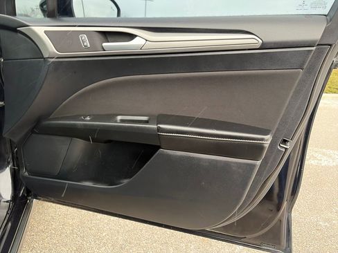 Used 2020 Ford Fusion SE image 13