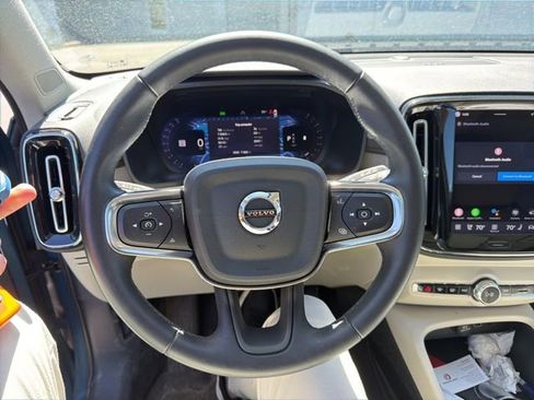 Used 2023 Volvo XC40 B5 Ultimate w/ Protection Package Premier image 5