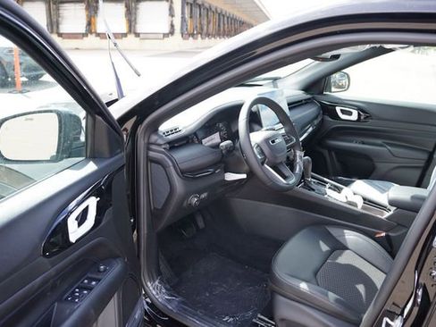 New 2025 Jeep Compass Latitude w/ Sun & Sound Group image 10