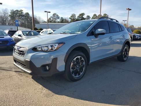 Used 2023 Subaru Crosstrek 2.0i Premium image 3