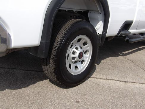Used 2024 GMC Sierra 3500 Pro RWD image 12