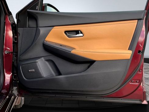 Used 2024 Nissan Sentra SV w/ SV Premium Package image 32