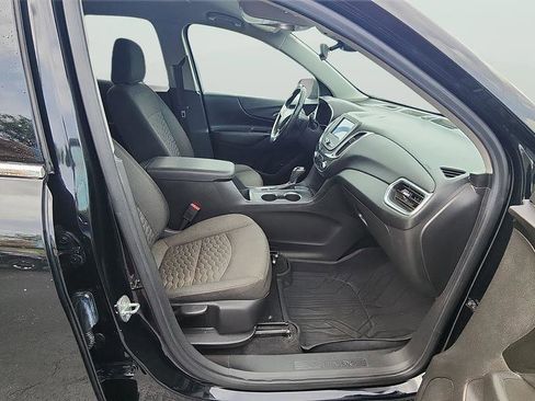 Used 2020 Chevrolet Equinox LT w/ Driver Convenience Package image 18
