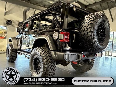 Used 2025 Jeep Wrangler Unlimited Rubicon w/ Convenience Group AWD/4WD image 19