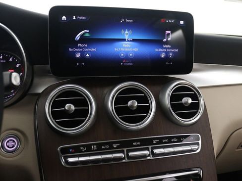 Certified 2022 Mercedes-Benz GLC 300 image 11