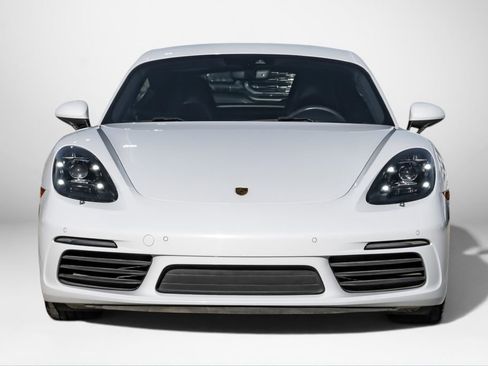 Used 2021 Porsche 718 Cayman RWD image 3