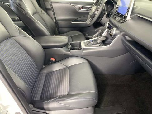 Used 2022 Toyota RAV4 XSE AWD/4WD image 8