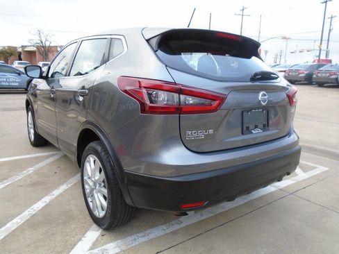 Used 2021 Nissan Rogue Sport S image 10