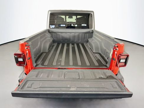 Used 2024 Jeep Gladiator Mojave w/ Convenience Group AWD/4WD image 24