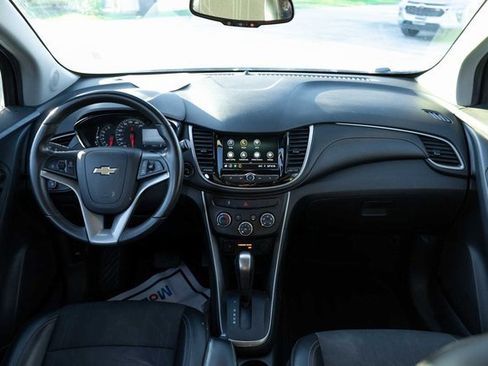 Used 2020 Chevrolet Trax LT w/ Driver Confidence Package image 14