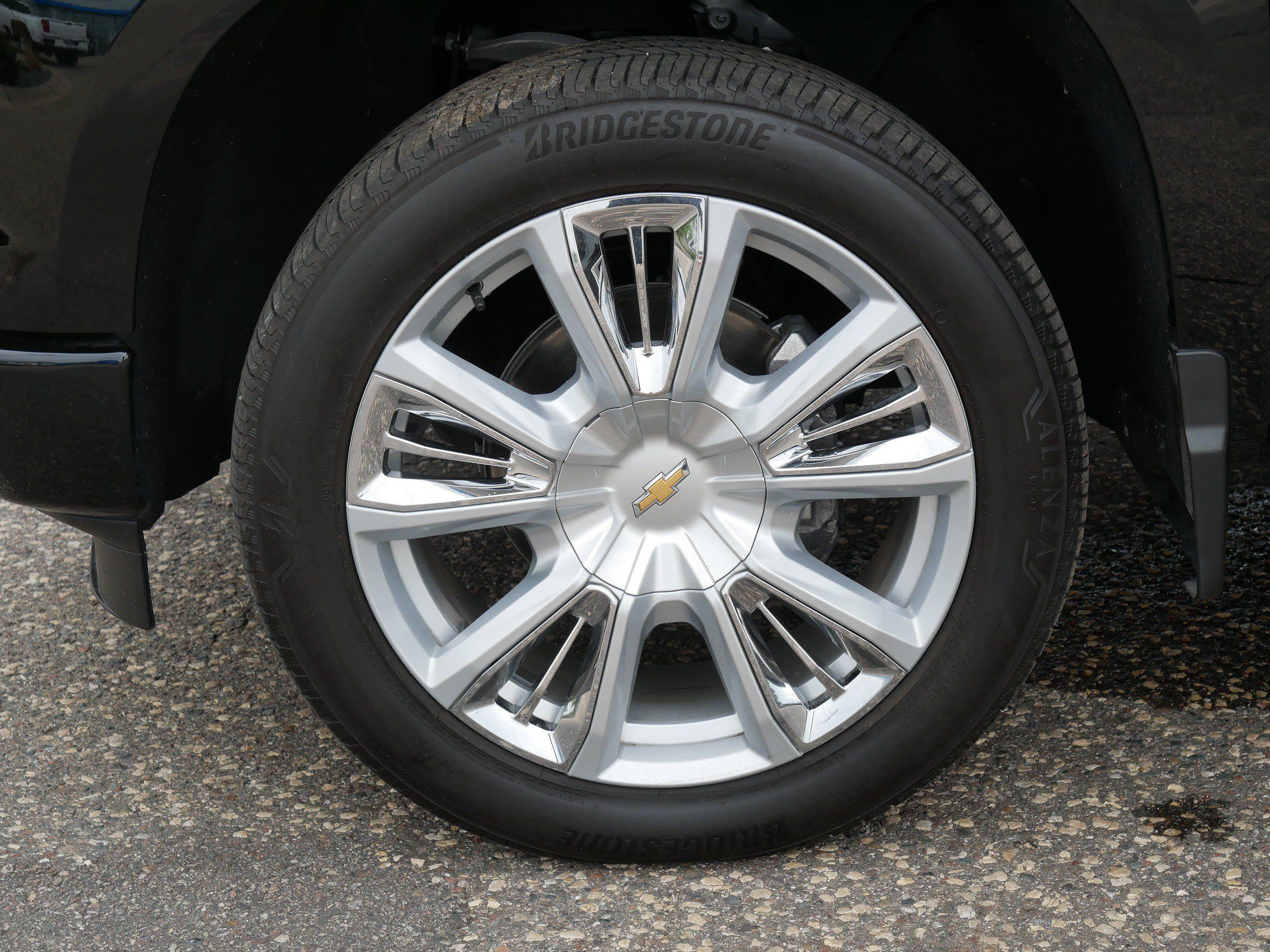 Certified 2025 Chevrolet Silverado 1500 High Country w/ High Country Premium Package AWD/4WD image 15