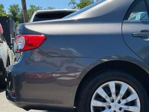 Used 2013 Toyota Corolla LE FWD image 12