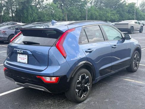 Used 2023 Kia Niro Wind w/ Wind Preserve Package FWD image 7