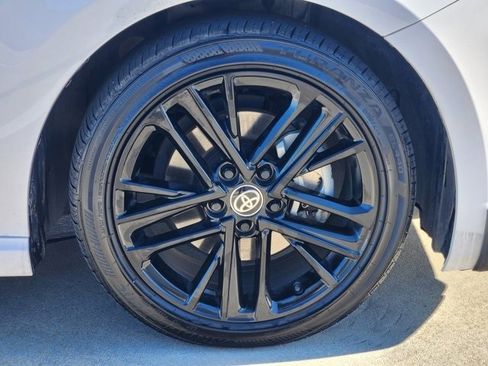 Used 2025 Toyota Camry XLE image 10