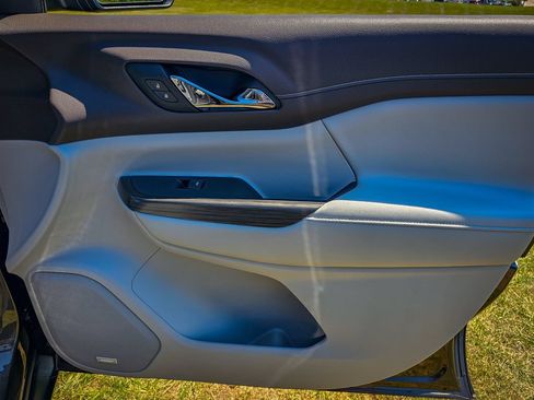 Used 2020 GMC Acadia SLT w/ LPO, Floor Liner Package FWD image 45
