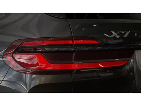 Used 2026 BMW X7 xDrive40i image 8