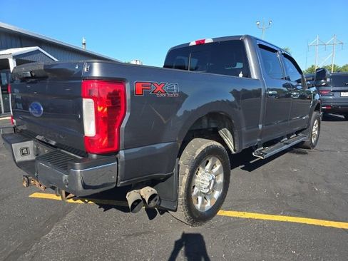 Used 2018 Ford F350 Lariat w/ Chrome Package image 8