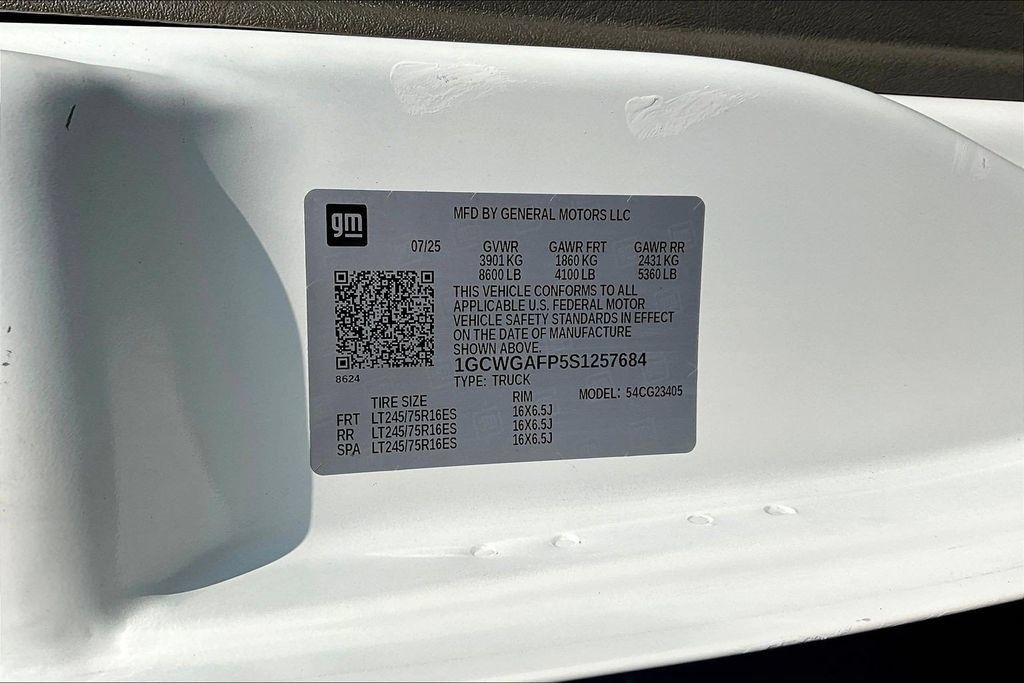 Used 2025 Chevrolet Express 2500 w/ Driver Convenience Package RWD image 16