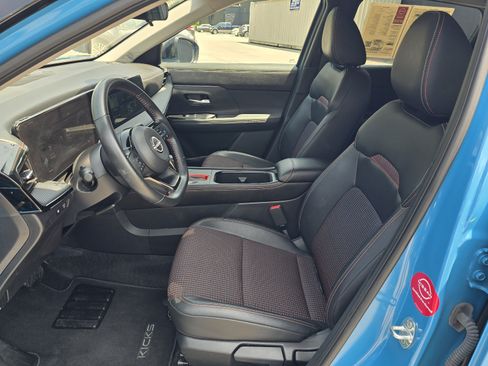 Certified 2025 Nissan Kicks SR FWD image 12