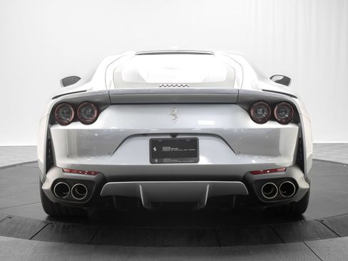Used 2020 Ferrari 812 Superfast RWD image 6