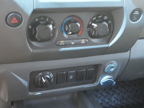Used 2008 Nissan Xterra SE AWD/4WD image 11