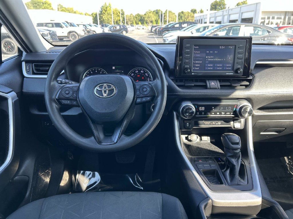 Used 2021 Toyota RAV4 XLE FWD image 16